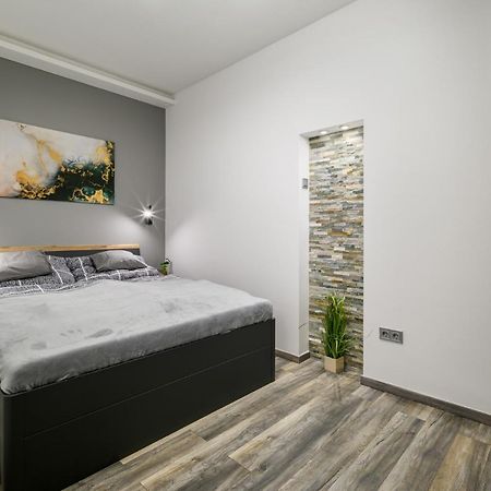 Golden Cage Premium Central Apartment بودابست المظهر الخارجي الصورة
