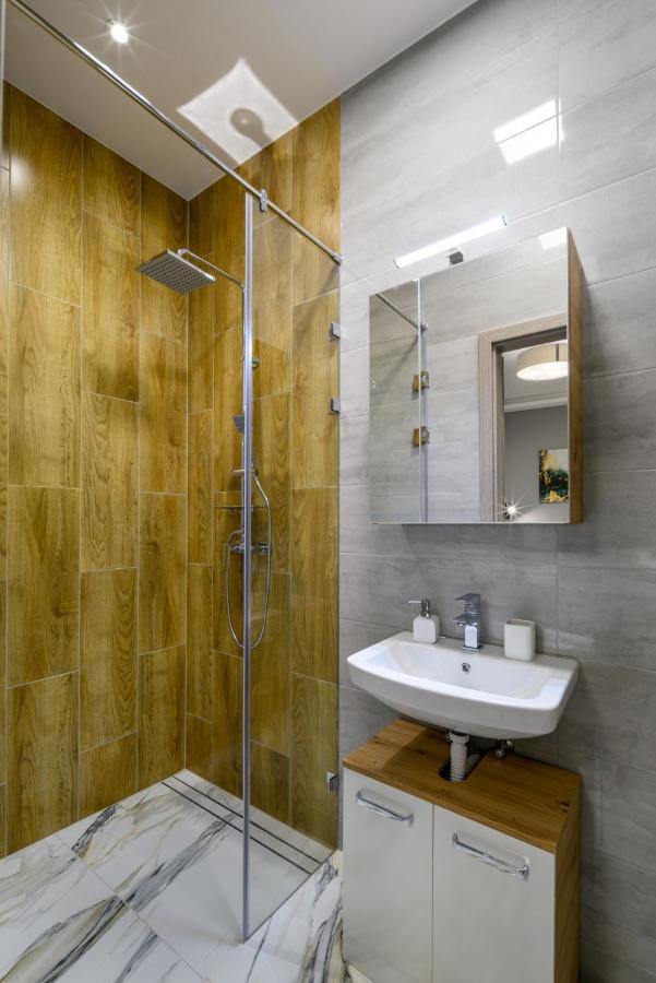 Golden Cage Premium Central Apartment بودابست المظهر الخارجي الصورة